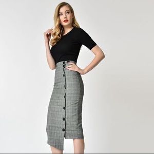 🕵️‍♀️ Vintage 90s Asymmetric Button Through Textured Knee Length Pencil Skirt